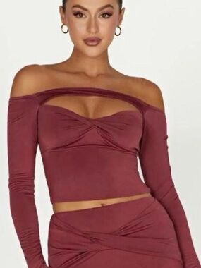 MESHKI Off-Shoulder Twist Peek-A-Boo Top